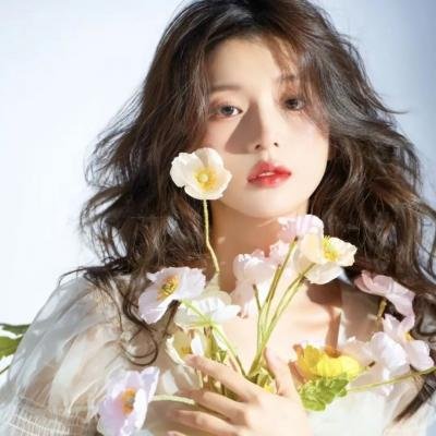 跳舞的红色公交